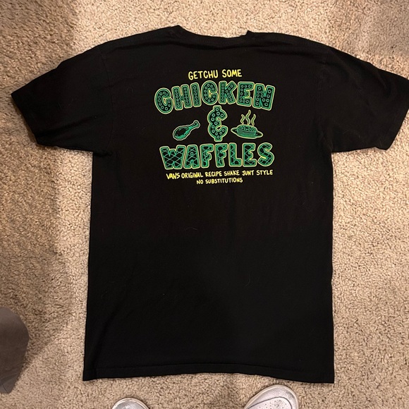 Vans and shake junt colab graphic t shirt - Picture 3 of 4